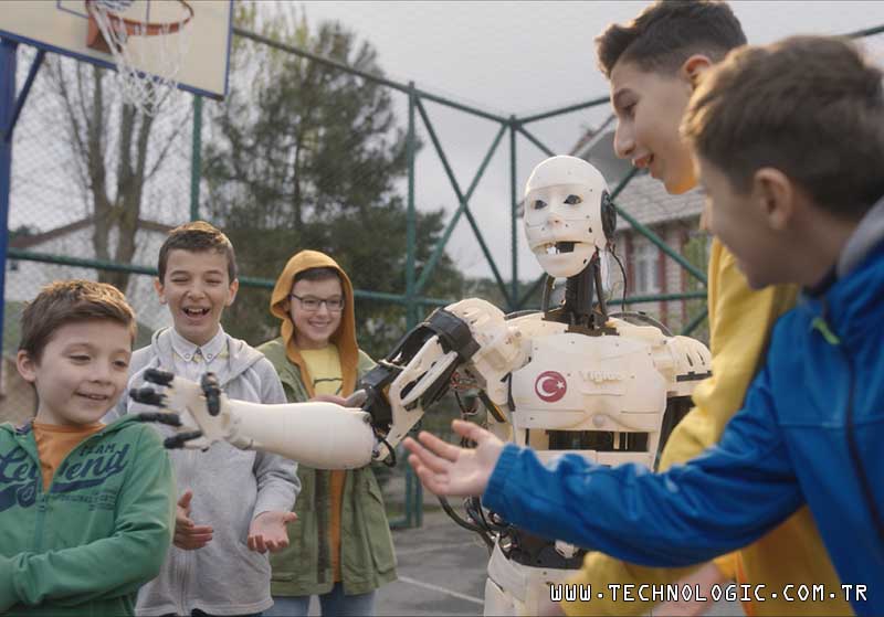 öğrenci Turkcell Zeka Gücü mobil uygulaması mEducation Alliance