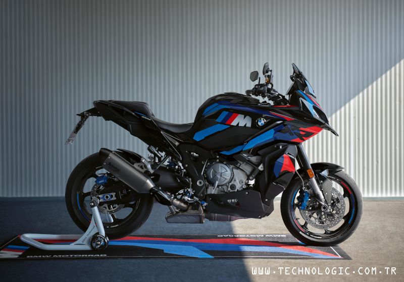 BMW M 1000 XR