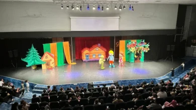 Niloya ve arkadaşları